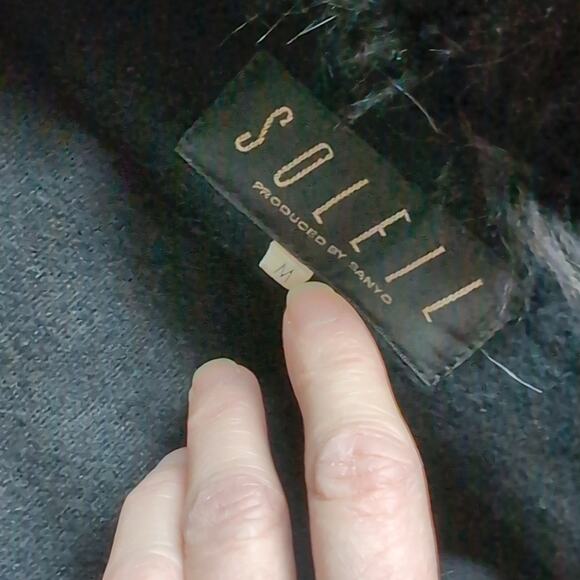 Soleil Angora Cashmere+Blue Fox Fur Cape - Picture 6 of 9